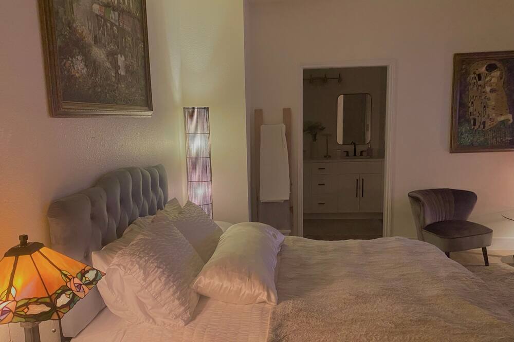 Photo of Bedroom in Cedar Creek