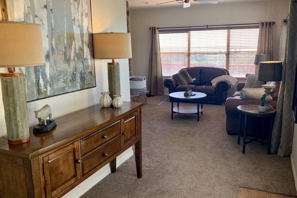Photo of Livingroom in Canyon