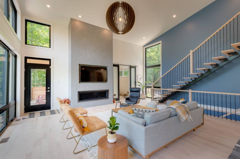 Photo of Livingroom in Ayers Cliff