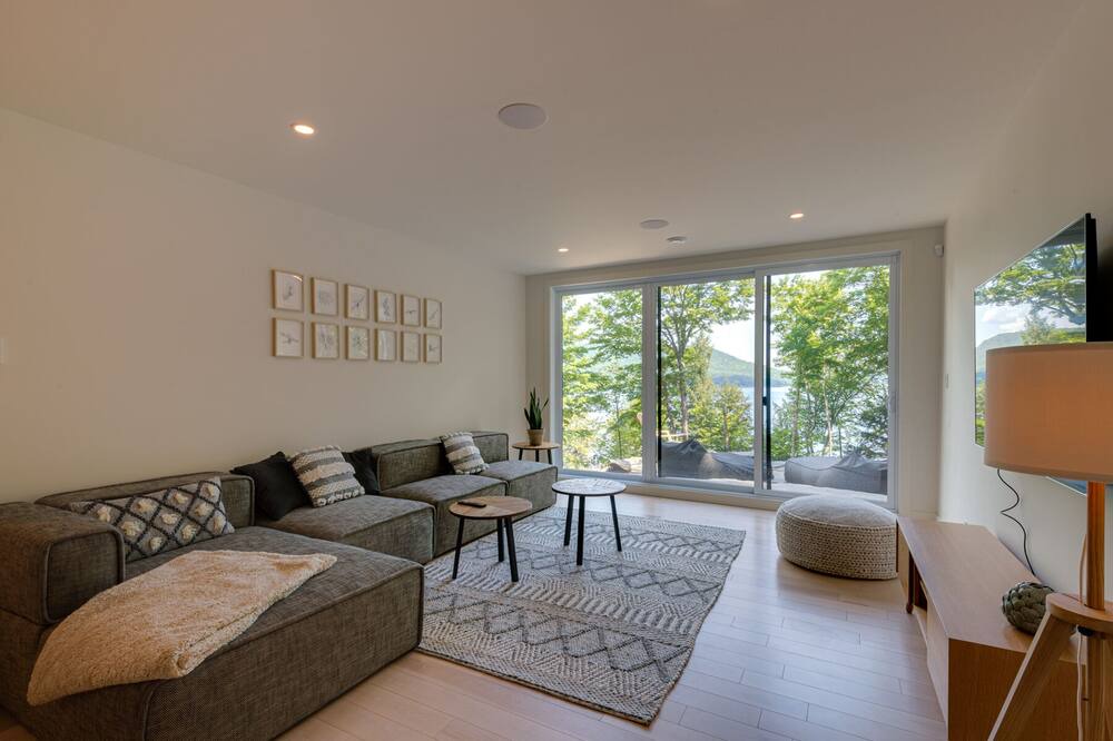 Photo of Livingroom in Ayers Cliff