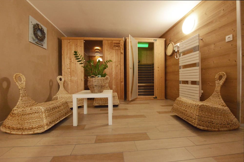 Photo of Others in Marigny