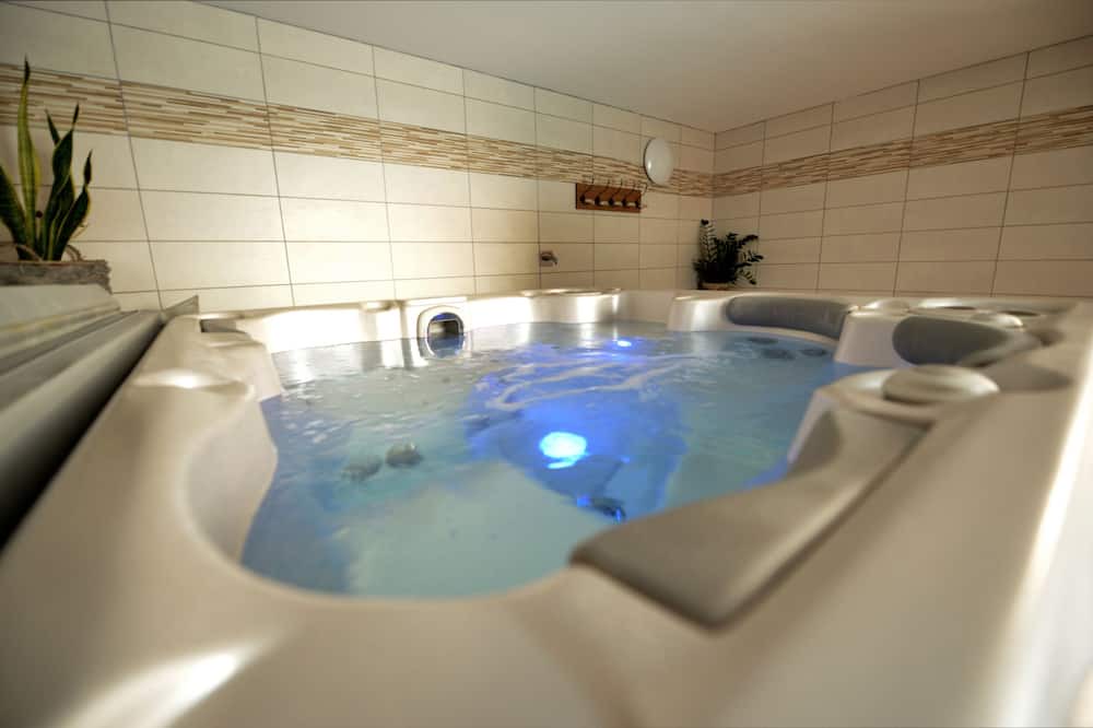 Photo of Others in Marigny