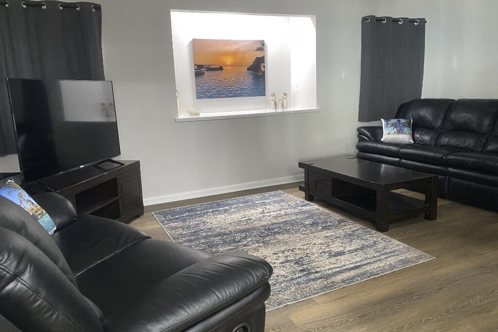 Photo of Livingroom in West Livingston