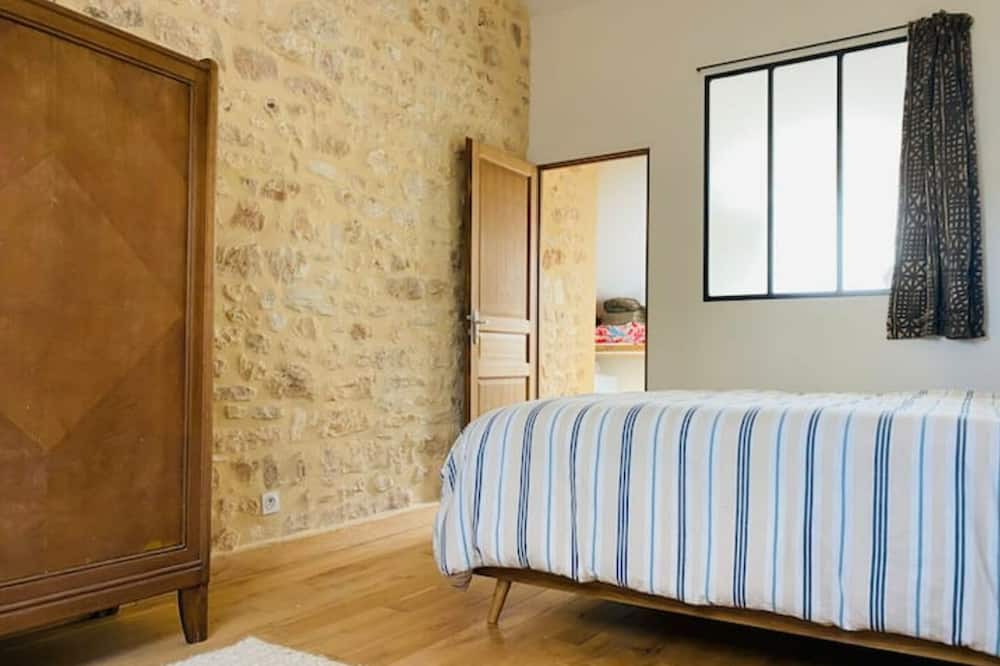 Photo of Bedroom in Sougeres-en-Puisaye