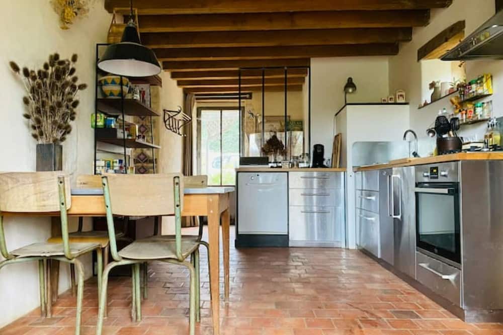 Photo of Kitchen in Sougeres-en-Puisaye