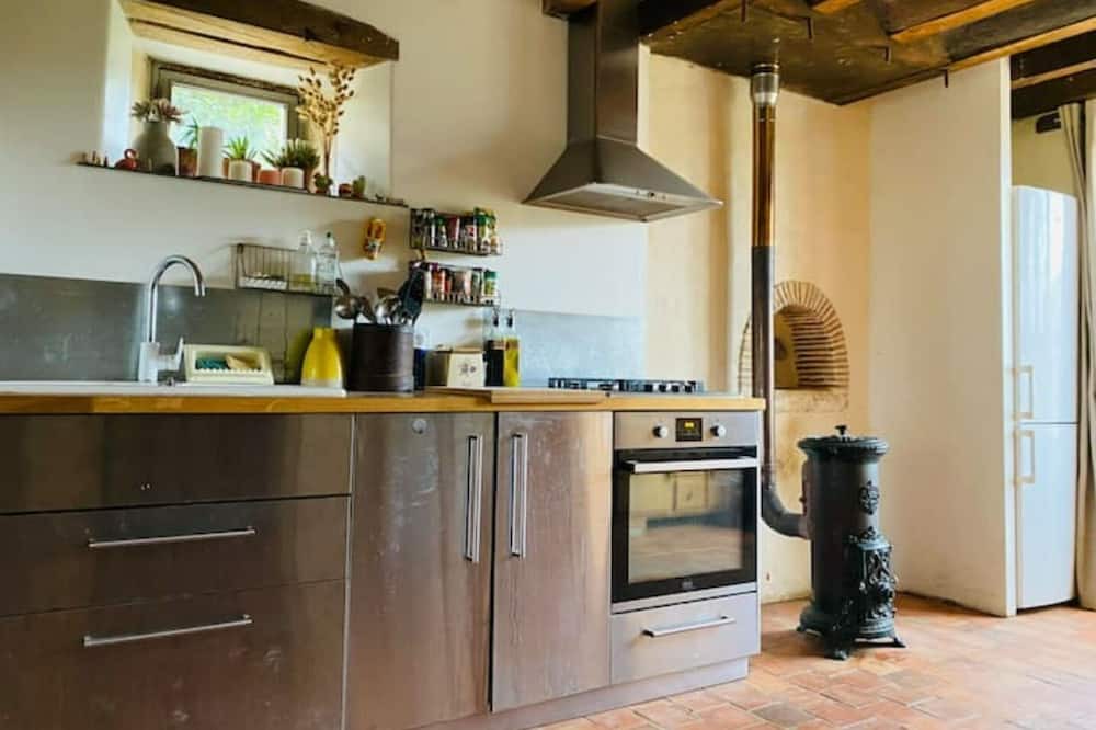 Photo of Kitchen in Sougeres-en-Puisaye