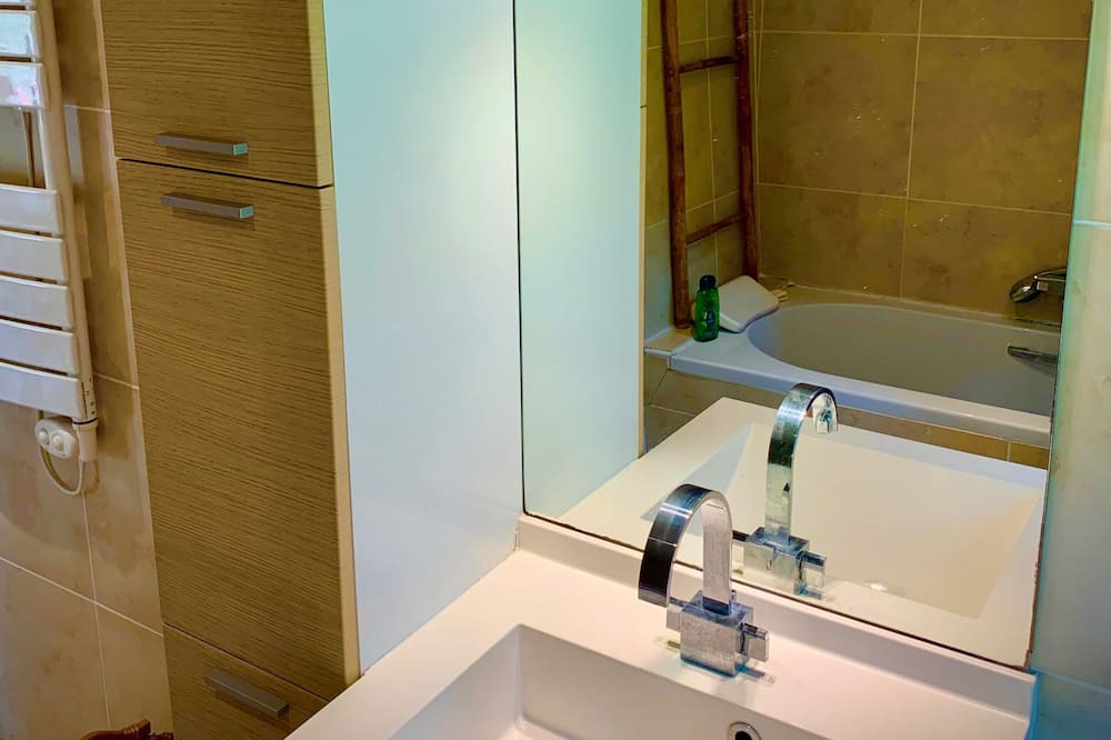 Photo of Bathroom in Berville-sur-Mer