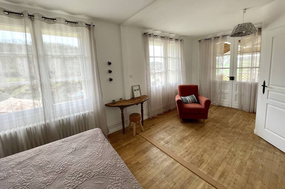 Photo of Bedroom in Courbiac