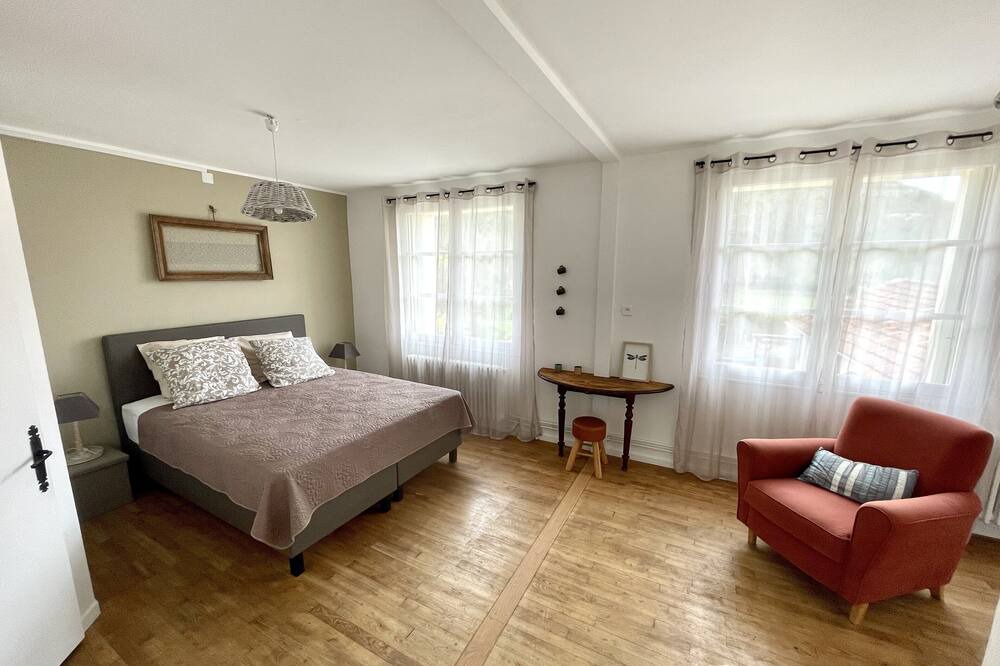 Photo of Bedroom in Courbiac