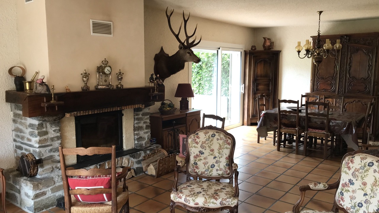 Photo of Livingroom in Esbareich