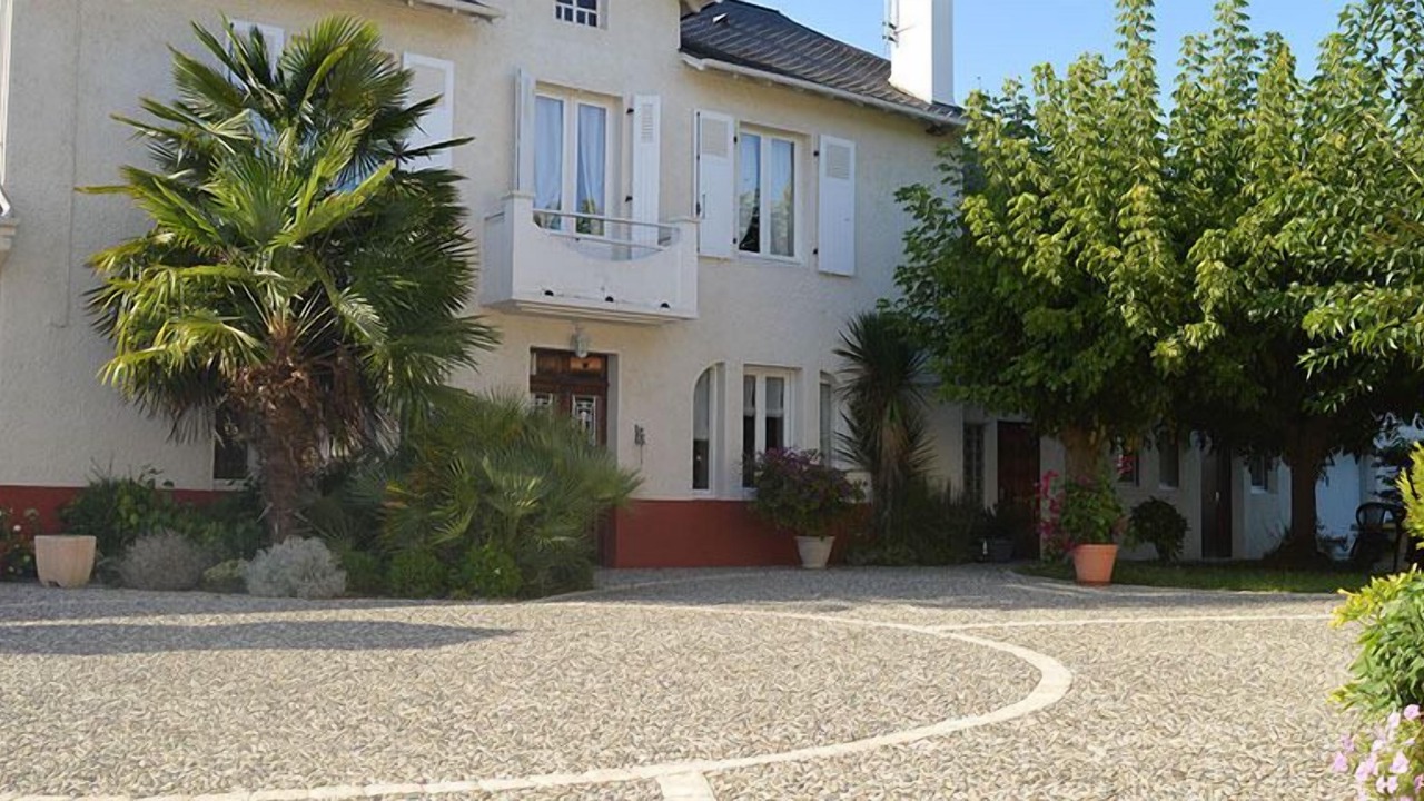 Photo of Outdoor in Uzein