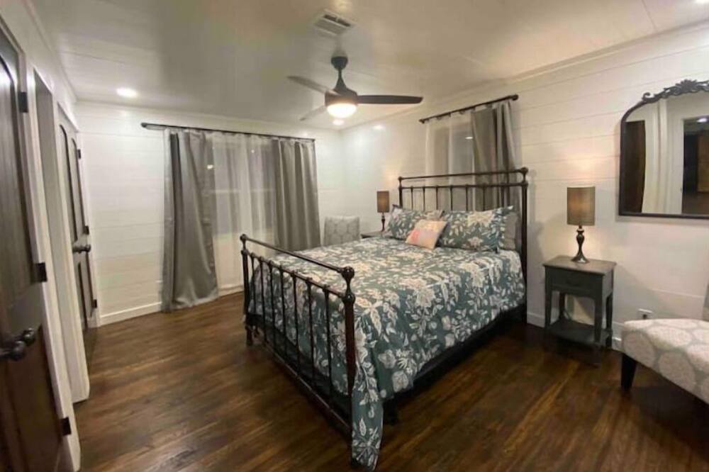 Photo of Bedroom in Okemah