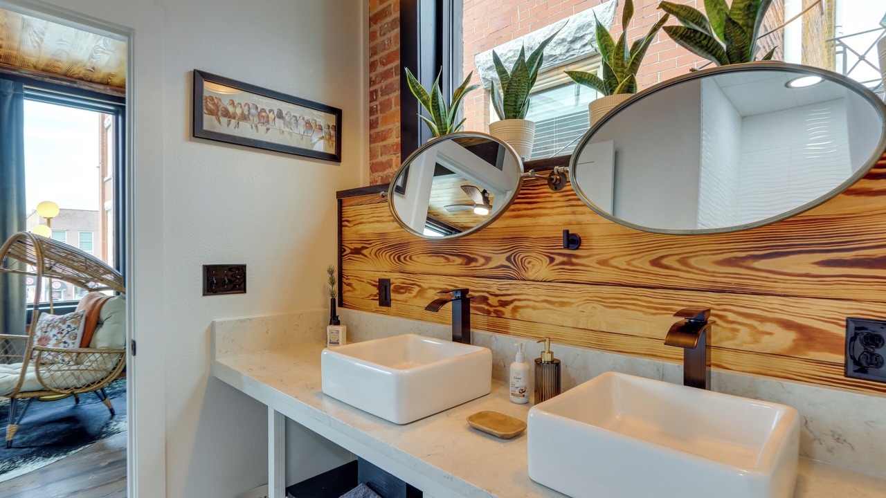 Photo of Others in Murphy