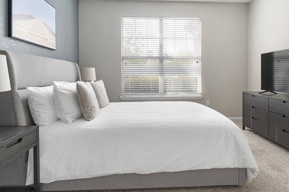 Photo of Bedroom in Apex