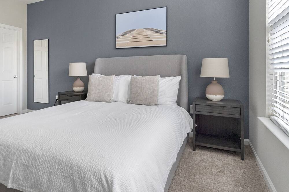 Photo of Bedroom in Apex