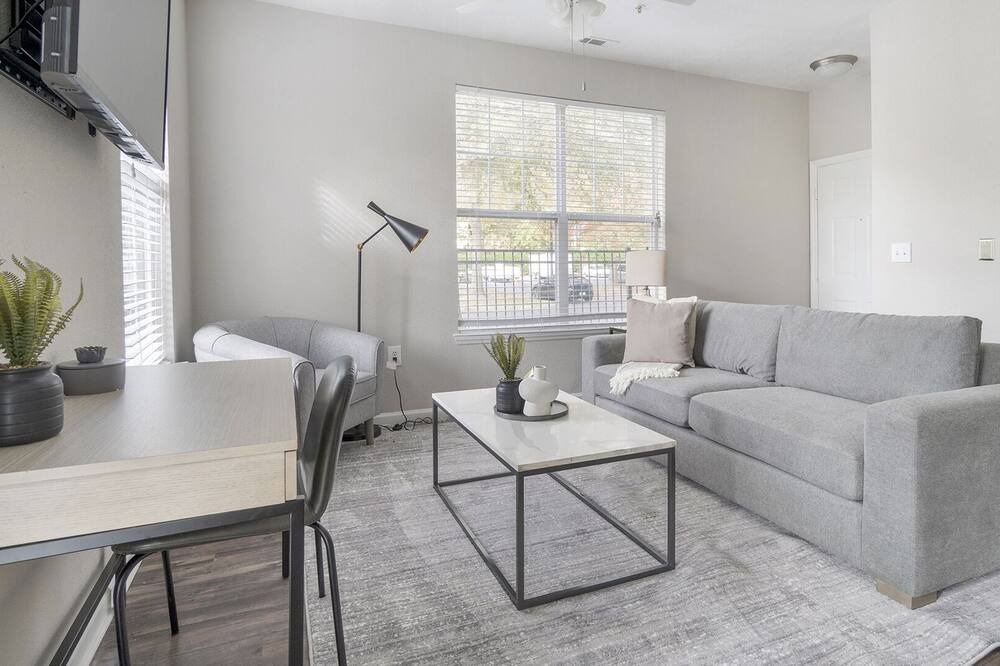 Photo of Livingroom in Apex