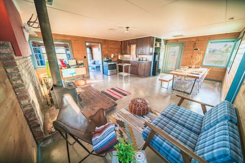 Photo of Livingroom in Yucca Valley