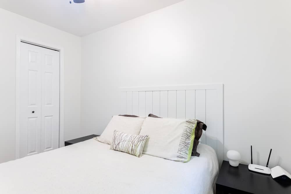 Photo of Bedroom in Val-des-Monts