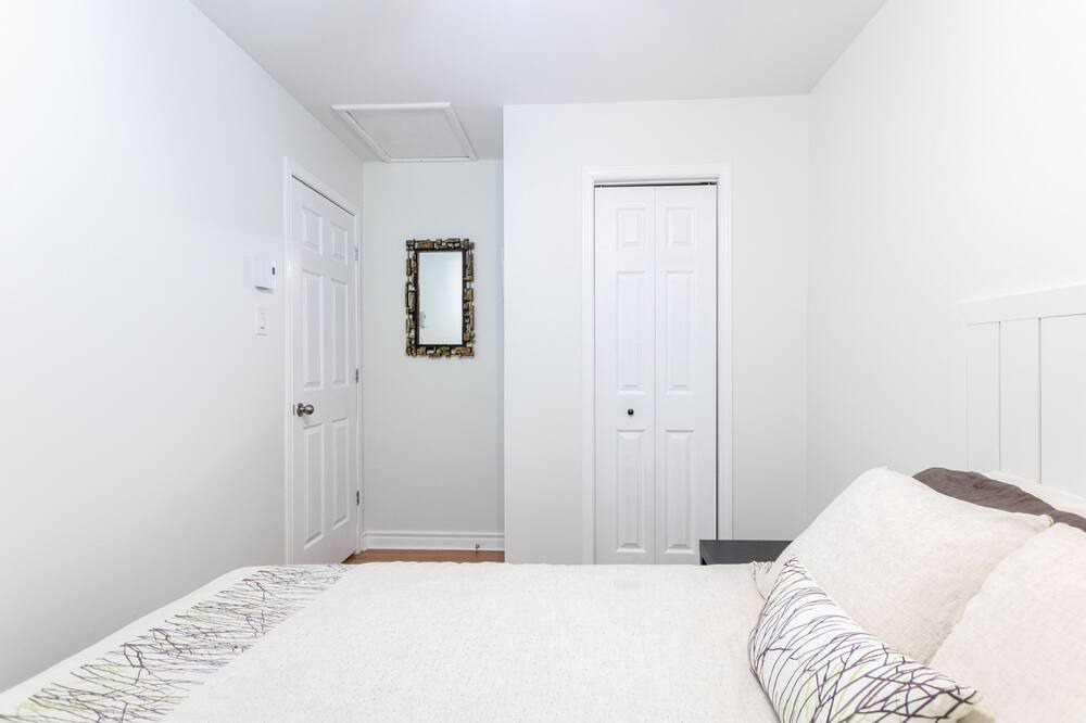 Photo of Bedroom in Val-des-Monts