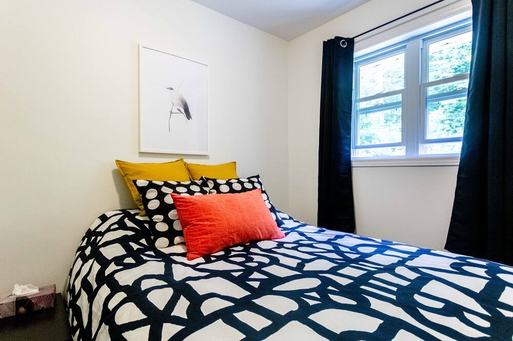 Photo of Bedroom in Val-des-Monts