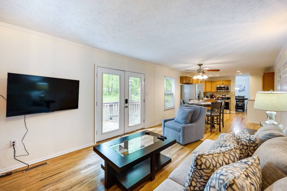 Photo of Livingroom in Innsbrook
