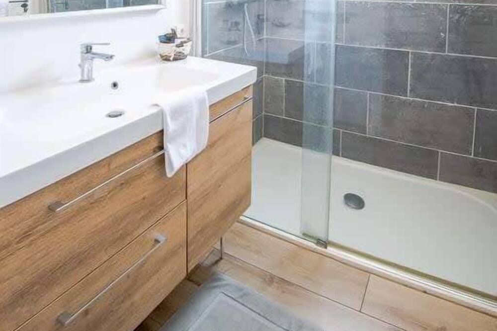 Photo of Bathroom in Courcay