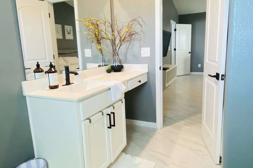 Photo of Bathroom in Zebulon
