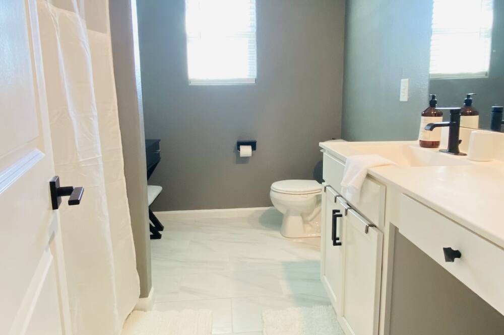 Photo of Bathroom in Zebulon