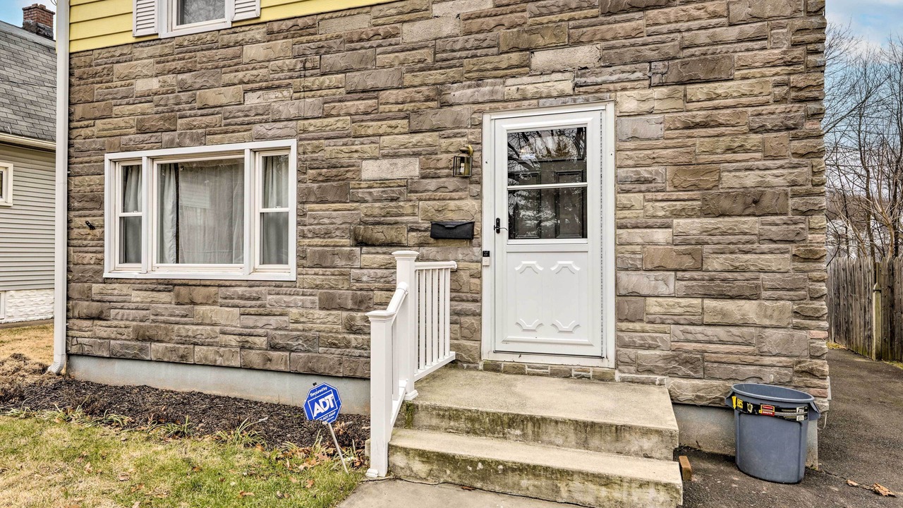 Photo of Others in New Haven