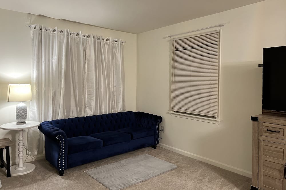 Photo of Livingroom in Norristown