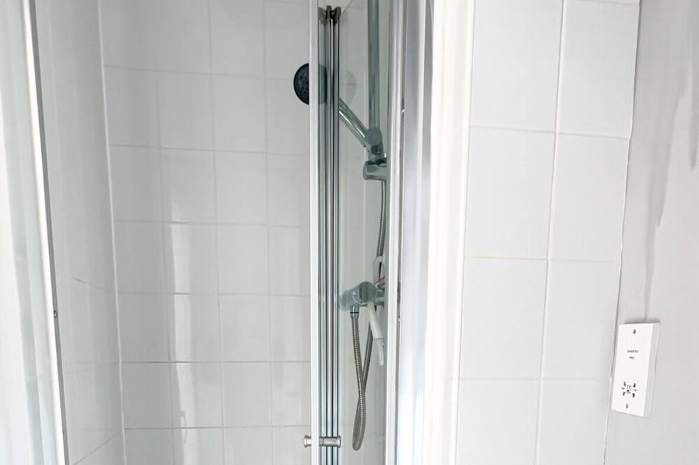 Photo of Bathroom in Tickenham