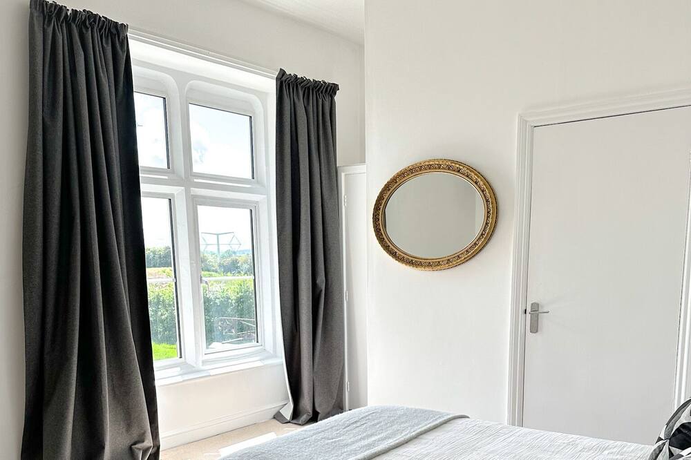 Photo of Bedroom in Tickenham