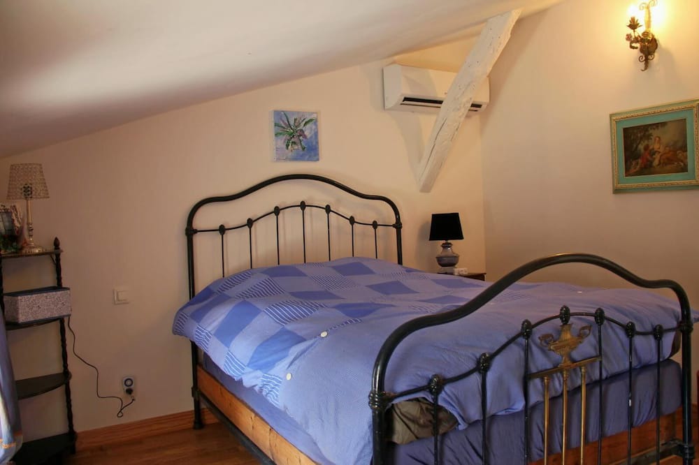 Photo of Bedroom in Serignac
