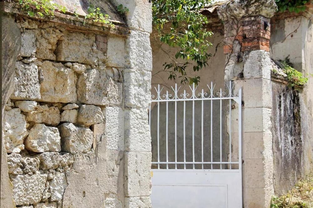 Photo of Outdoor in Serignac