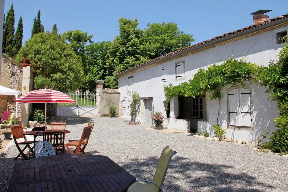Photo of Patio Balcony in Serignac