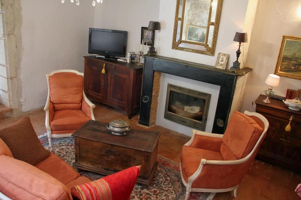 Photo of Livingroom in Serignac