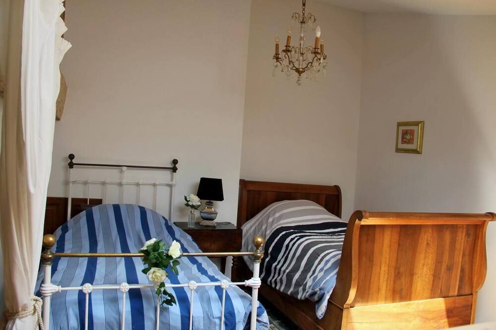 Photo of Bedroom in Serignac