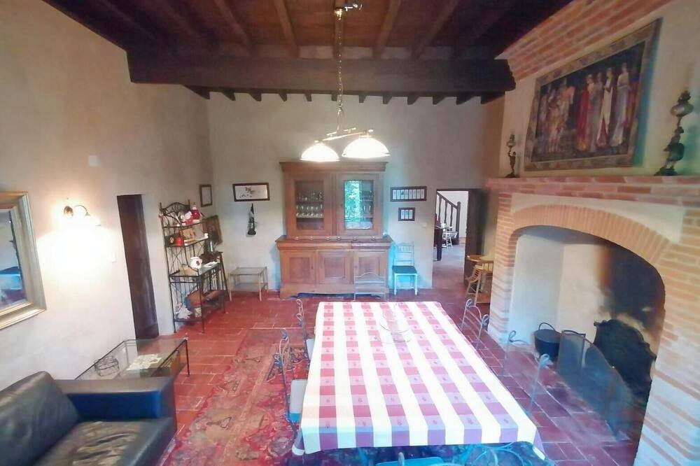 Photo of Bedroom in Castelsarrasin