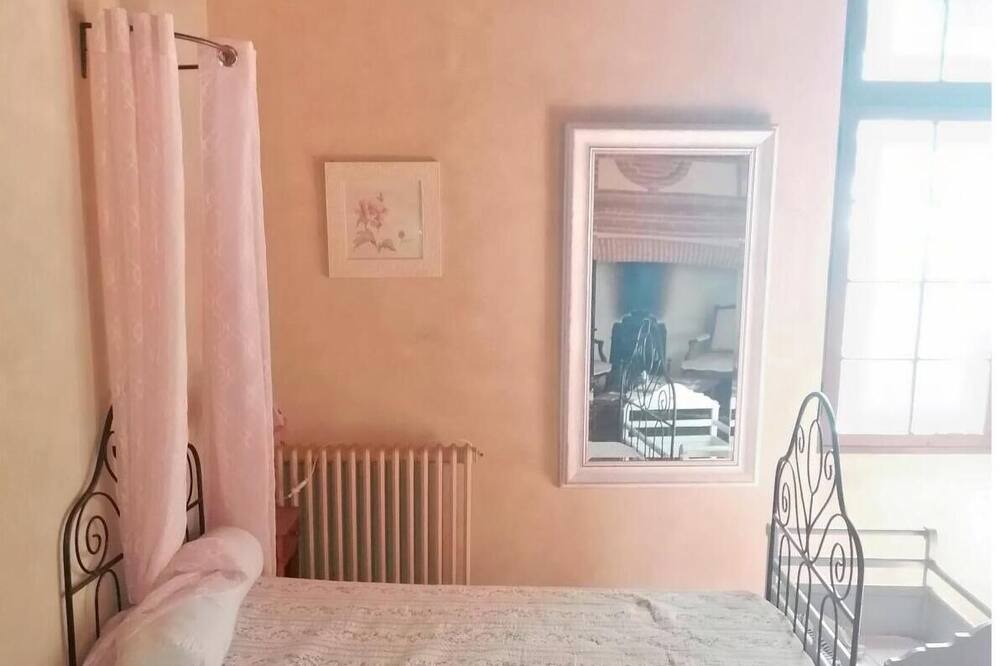 Photo of Bedroom in Castelsarrasin