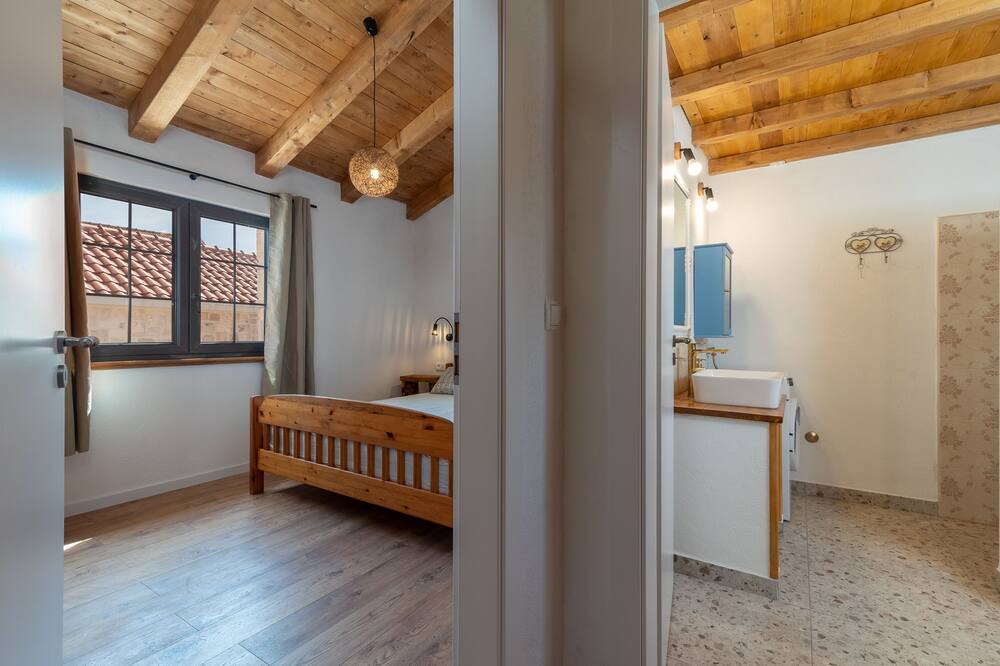 Photo of Bedroom in Seget