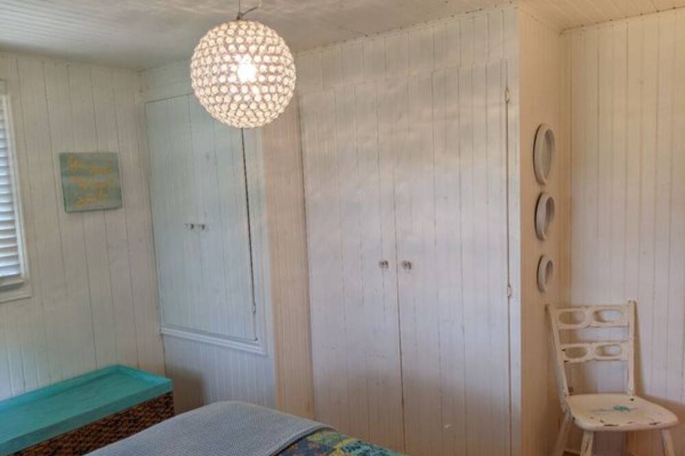 Photo of Bedroom in Point Abino