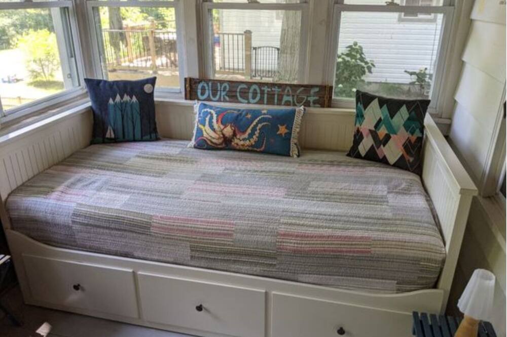 Photo of Bedroom in Point Abino