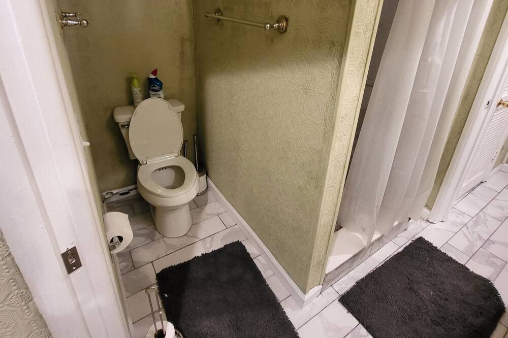 Photo of Bathroom in Southpoint