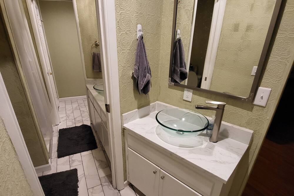 Photo of Bathroom in Southpoint
