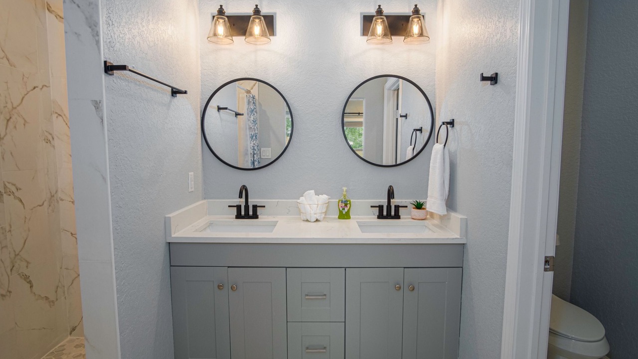 Photo of Bathroom in Nevada Street