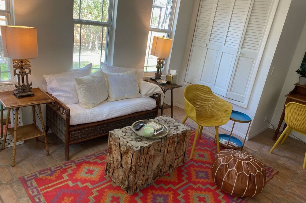 Photo of Livingroom in Brackettville
