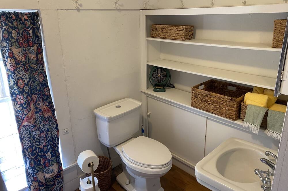 Photo of Bathroom in Brackettville