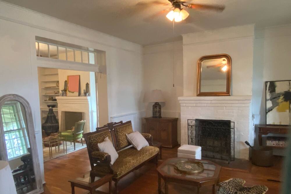 Photo of Livingroom in Brackettville
