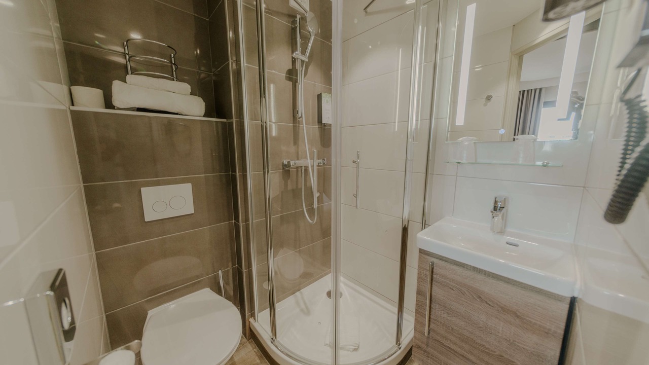 Photo of Bathroom in Saran