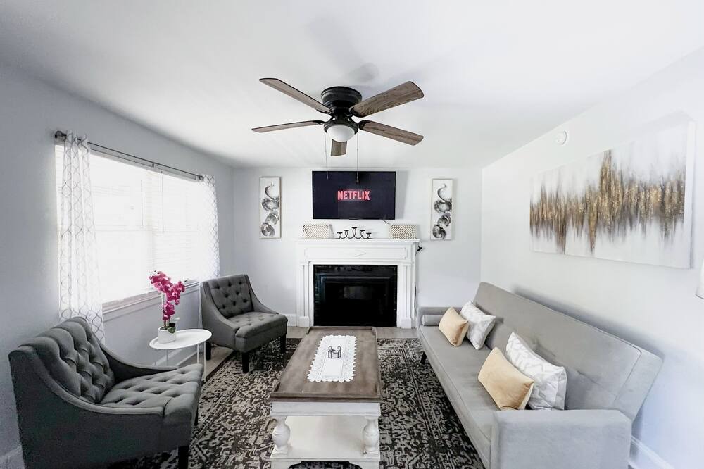 Photo of Livingroom in Enderly Park